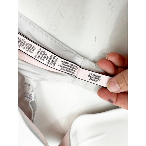 Victoria’s Secret T-Shirt Lightly Lined Wireless White Bra Size 36D - Picture 5 of 7